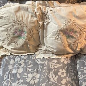 Set of 2 FloralEmbroidered Pillows